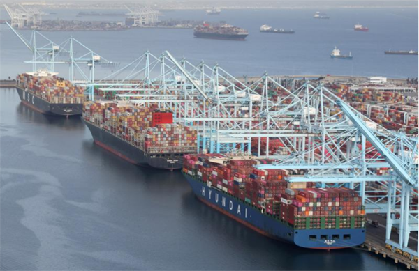 洛杉矶港船舶塞港有所缓解！可亚洲到美国的航运运费仍在上涨！